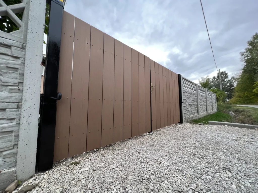 WOW™ Fine Dark Brown WPC kerítés Ráckeve (10)